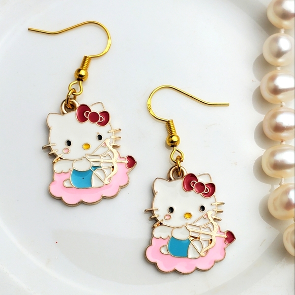 🌟5/$25 HELLO KITTY EARRINGS - Picture 2 of 3